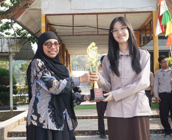 Cherrise Giocianes Daurila Raih Juara 1 Speech Contest Babel English Olympic 2026